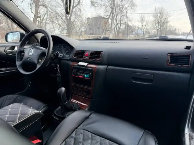 Продам skoda octavia tour
Год: 2007
Двигатель: 1.6 bfq( 102 л. С. )
Коробка : механика
Пробег: 215000

Единственный собственник по птс. Двигатель после капитального ремонта ( с заменой поршневой группы ), после ремонта проехала 12 тыс. Км. По коробке тоже было заменено сцепление с маховиком. Техническая часть в порядке. Два комплекта колес (зима, лето). Стоит хорошая музыка( 4 динамика +саб, два усилителя ). Установлена сигнализация с автозапуском.
За более подробной информацией звонить по телефону (с 13:00 по 22:00)

Комплектация:
- Кондиционер
- Полный электропакет
- Электрорегулировка зеркал
Осмотр г. Луганск
Тел: +79591032390
Цена: 650 +торг при осмотре
📞 Звоните: +7(959)1032390 - фотография - 6