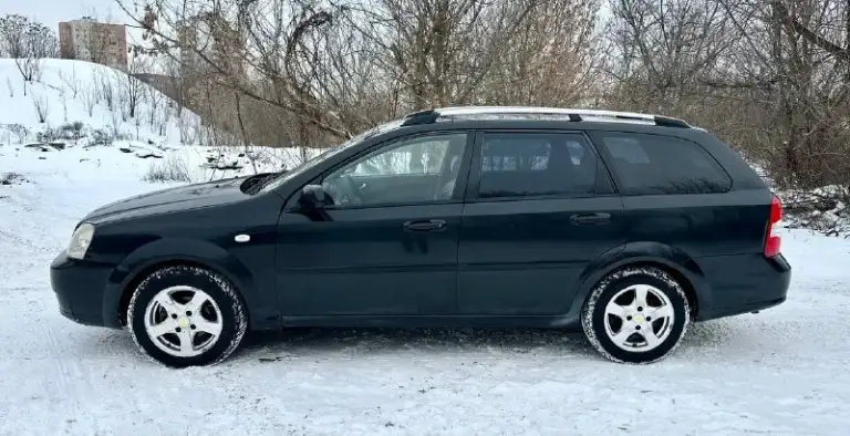 Цена 490.тыс. Руб.
Срочно очень срочно.
Chevrolet лаччети 2009г. В.1.6 механика
Авто в хорошем состоянии для своих лет.
Кузов не гнилой не ржавый есть пару вмятинок не критических на фото и видио видно. Работает ровно. Не дымит, масло не ест. Ходовая в полном порядке. Коробка тоже без нариканий. Салон чистый и ухоженный. Хорошая комплектация. Кондиционер, гур, подушки безопасности,4эл. Стеклоподьемника, эл. Зеркала, мульти руль,2хдиновая магнитола, центральный замок, тонеровка, зимняя резина на литых дисках. Документы в полном порядке на 180учоте. Юредически чистая, штрафов, запретов, ограничений нет. На учете стоит. Любое переоформление.
Осмотр донецк.
+79493114199
+79895340753 Телеграмм.
📲 Tg: vvv
📞 Звоните: +7(949)3114199 - фотография - 4