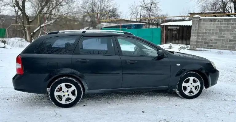 Цена 490.тыс. Руб.
Срочно очень срочно.
Chevrolet лаччети 2009г. В.1.6 механика
Авто в хорошем состоянии для своих лет.
Кузов не гнилой не ржавый есть пару вмятинок не критических на фото и видио видно. Работает ровно. Не дымит, масло не ест. Ходовая в полном порядке. Коробка тоже без нариканий. Салон чистый и ухоженный. Хорошая комплектация. Кондиционер, гур, подушки безопасности,4эл. Стеклоподьемника, эл. Зеркала, мульти руль,2хдиновая магнитола, центральный замок, тонеровка, зимняя резина на литых дисках. Документы в полном порядке на 180учоте. Юредически чистая, штрафов, запретов, ограничений нет. На учете стоит. Любое переоформление.
Осмотр донецк.
+79493114199
+79895340753 Телеграмм.
📲 Tg: vvv
📞 Звоните: +7(949)3114199 - фотография - 5