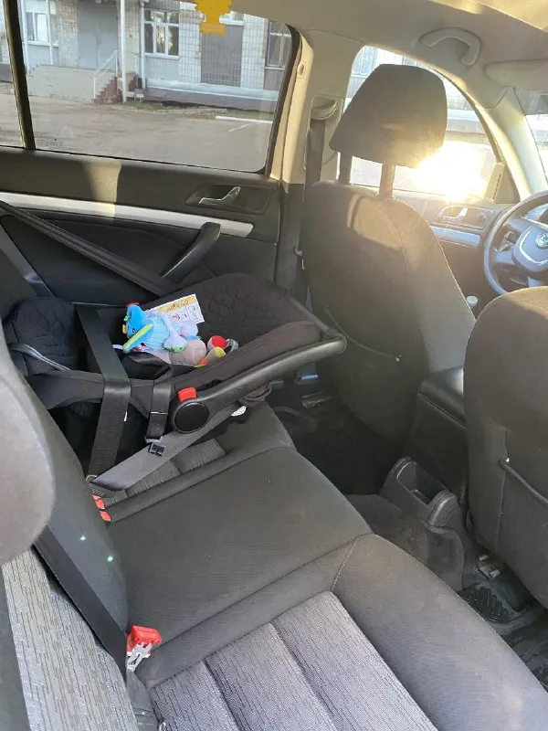 Skoda octavia a5 1.6 mpi
Продам надёжный автомобиль 2009 года с родным пробегом 275000 км. Коробка автомат 6 ступенчатый aisin не пинает не хрустит, самая надёжная связка в этой линейке. Не троит, не дымит, масло не берёт от замены до замены. Менялось каждые 6 тысяч км. Стоит дорогая оптика, хорошая сигнализация старлайн с автозапуском, сзади установлены 2 трубы. Передние стеклоподъёмники, подогрев сидений. Автомобиль в родном окрасе, автотека зелёная, без дтп, без запрета. Стоит датчик дождя и света. За машиной следили.
850000Р обоснованный торг
+79494295537
Осмотр город шахтёрск
📞 Звоните: +7(949)4295537 - фотография - 4