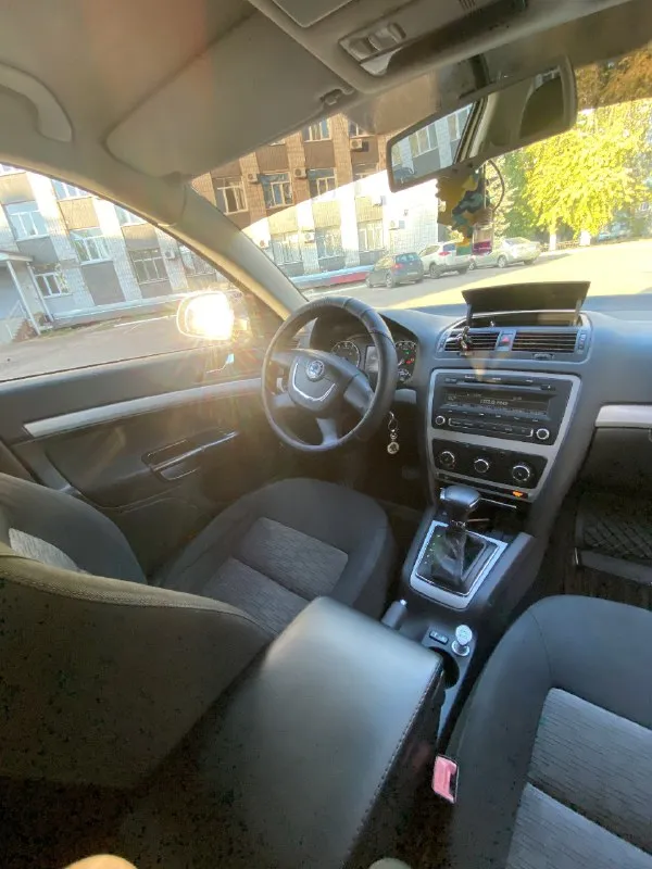 Skoda octavia a5 1.6 mpi
Продам надёжный автомобиль 2009 года с родным пробегом 275000 км. Коробка автомат 6 ступенчатый aisin не пинает не хрустит, самая надёжная связка в этой линейке. Не троит, не дымит, масло не берёт от замены до замены. Менялось каждые 6 тысяч км. Стоит дорогая оптика, хорошая сигнализация старлайн с автозапуском, сзади установлены 2 трубы. Передние стеклоподъёмники, подогрев сидений. Автомобиль в родном окрасе, автотека зелёная, без дтп, без запрета. Стоит датчик дождя и света. За машиной следили.
850000Р обоснованный торг
+79494295537
Осмотр город шахтёрск
📞 Звоните: +7(949)4295537 - фотография - 6