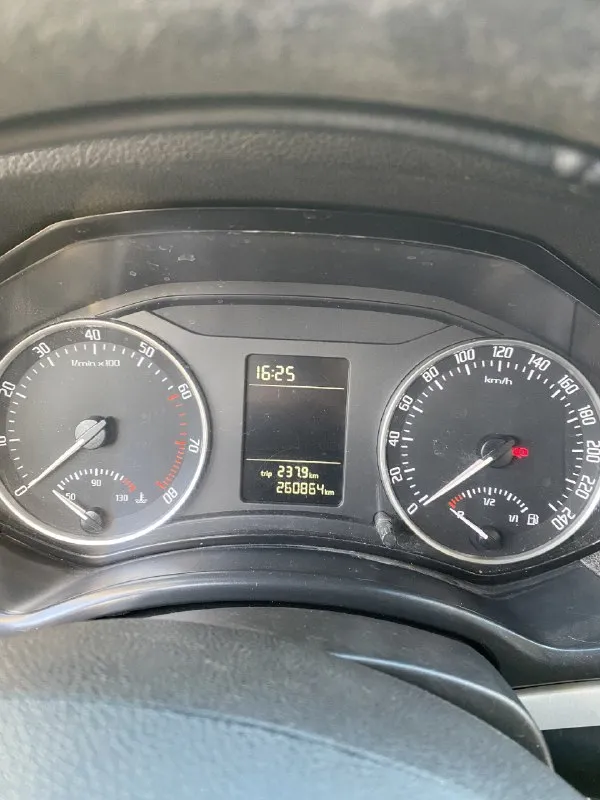 Skoda octavia a5 1.6 mpi
Продам надёжный автомобиль 2009 года с родным пробегом 275000 км. Коробка автомат 6 ступенчатый aisin не пинает не хрустит, самая надёжная связка в этой линейке. Не троит, не дымит, масло не берёт от замены до замены. Менялось каждые 6 тысяч км. Стоит дорогая оптика, хорошая сигнализация старлайн с автозапуском, сзади установлены 2 трубы. Передние стеклоподъёмники, подогрев сидений. Автомобиль в родном окрасе, автотека зелёная, без дтп, без запрета. Стоит датчик дождя и света. За машиной следили.
850000Р обоснованный торг
+79494295537
Осмотр город шахтёрск
📞 Звоните: +7(949)4295537 - фотография - 7