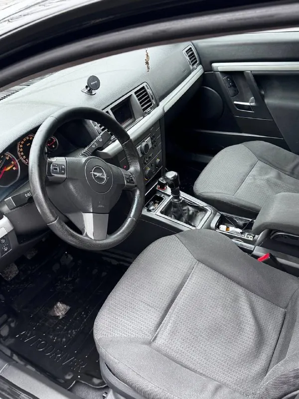 ‼️Срочная продажа‼️
Продам opel вектра с, 2007 год, 1.8, пробег 223500
Обслужен: масло заменено, по ходовке ни звука, не стука, по мотору нареканий нет, масло не кушает, теплообменник обслужен все течи убраны.
Авто каждый день на ходу осталось заменить два задних датчика абс, по кузову целая гнили, ржавчины нет
Комплектация: два стеклоподъемника, климат, кондер заправлен, работает, резина зима хорошая.
Продажа срочная
Цена 600000 торг
+79493640526
Донецк, петровский район
📞 Звоните: +7(949)3640526 - фотография - 4