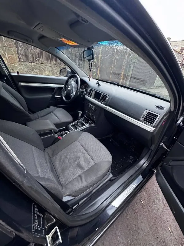 ‼️Срочная продажа‼️
Продам opel вектра с, 2007 год, 1.8, пробег 223500
Обслужен: масло заменено, по ходовке ни звука, не стука, по мотору нареканий нет, масло не кушает, теплообменник обслужен все течи убраны.
Авто каждый день на ходу осталось заменить два задних датчика абс, по кузову целая гнили, ржавчины нет
Комплектация: два стеклоподъемника, климат, кондер заправлен, работает, резина зима хорошая.
Продажа срочная
Цена 600000 торг
+79493640526
Донецк, петровский район
📞 Звоните: +7(949)3640526 - фотография - 5