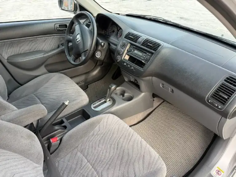 Продам honda civic 2003 год. Двигатель 1.6 vtec (115 л. С), коробка обычный автомат. Машина в прекрасном состоянии!не требует никаких вложений! Обслужена : 29.01 поменяны комплект грм, масло в двигателе и коробке. Салон чистый и ухоженный ( никогда не курили). Машина полностью в оригинальном состоянии ( без тюнинга и колхоза). Один фактический собственник! Кузов также в отличном состоянии, ржавчины и вмятин нет, дтп не было. В автомобиле все узлы и агрегаты работают в штатном режиме, кондиционер в том числе. Документы в полном порядке. Возможны любые проверки на вашем сто, за авто не стыдно. Документы в полном порядке.
Цена 599 тыс руб.
Донецк +79493204084
📞 🇷🇺 Звоните: +79493204084 - фотография - 8