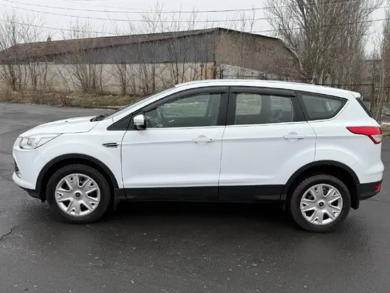 Ford kuga 2013, бензиновый двигатель 1.6, механическая коробка передач.
Два собственника.
Подтвержденный оригинальный пробег — 168 000 км.
Отличное состояние! Кузов оцинкован, все стекла оригинальные, включая лобовое. Двигатель работает ровно, без посторонних шумов и ошибок. Коробка передач плавная, ходовая часть без стуков.
Полный комплект ключей и сервисная книга.
Документы в полном порядке, продажа с полным оформлением.
Обмен не рассматривается.
Фиксированная цена — 850 000 рублей.
Город донецк.
Телефон: +7(949)3710826. Готовы предоставить все данные по автомобилю и видеообзор.
📞 Звоните: +7(949)3710826 - фотография - 2
