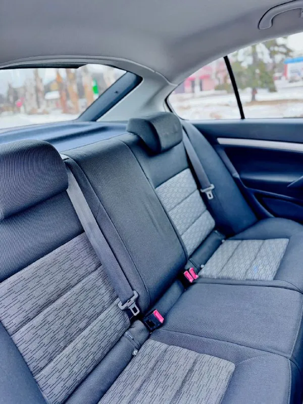 💎 Skoda octavia 2012 — 1.6 at, идеальное состояние
🔹 Двигатель и трансмиссия
• Надёжный бензиновый двигатель 1.6
• Настоящий автомат, работает мягко
• Регулярное обслуживание
🔹 Состояние
Автомобиль в безупречном состоянии — технически и внешне.
Без дтп, салон ухоженный.
Без вложений, сел и поехал.
🔹 История
• Всё время в одной семье
• Кристально чистая история
• Не использовался в такси и коммерции
• Хозяйский автомобиль
🔹 Обслуживание
• Обслуживание у официального дилера
• Подтверждённая сервисная история
• Сервисная книжка в наличии
🔹 Комплектация и опции
• Кондиционер
• Дорогая охранная система
• Автозапуск
• Качественная камера заднего вида
• Хорошая аудиосистема
•И много другово
• Всё работает
• 3 Оригинальных ключа
🔹 Дополнительно
• Новая зимняя резина
📄 Документы
• Полный порядок, без ограничений
🎁 Цена: 945 000 руб. 💰
📞 +79495639877
📞 +79494495951 - фотография - 6