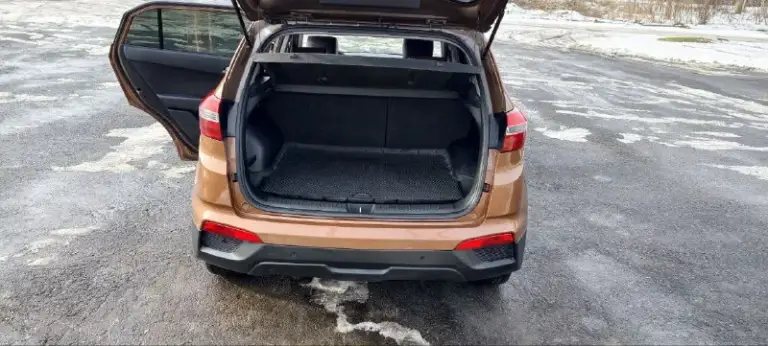 Продам hyundai creta, 2017 г. В. (декабрь), 2.0 л, 4wd, 175 000 км
Цена: 1 730 000 руб. (торг уместен при осмотре)
Контакт : +7 (949) 409-86-89
---
Ключевые параметры:
· Год/месяц выпуска: декабрь 2017
· Двигатель: 2.0 литра, бензин
· Коробка:
· Привод: полный (4wd)
· Пробег: 175 000 км (трассовый, подтвержден записями)
· Цвет: зеленый («автотека»)
· Состояние: не бит, не крашен
· Владелец: в птс
· Комплектация: максимальная (или пред максимальная)
Основное оснащение:
· Климат-контроль (двухзонный)
· Круиз-контроль
· Обогрев руля, всех сидений, зеркал и лобового стекла
· Динамические поворотники
· Легкосплавные диски
· Два комплекта резины (летняя + зимняя)
Недавно произведена замена всех рабочих жидкостей:
· Масло в двигателе
· Масло в
· Масло в редукторе и муфте полного привода
 
Преимущества для покупателя:
· Чистая история (без дтп).
· Полное и прозрачное техническое состояние.
· Готов к любым проверкам
· Два комплекта резины в сделке.
Контакт : +7 (949) 40
📞 Звоните: +7(949)4098689 - фотография - 2