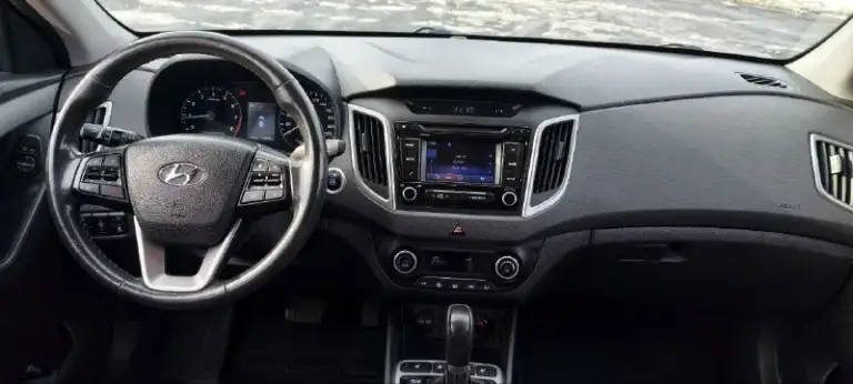 Продам hyundai creta, 2017 г. В. (декабрь), 2.0 л, 4wd, 175 000 км
Цена: 1 730 000 руб. (торг уместен при осмотре)
Контакт : +7 (949) 409-86-89
---
Ключевые параметры:
· Год/месяц выпуска: декабрь 2017
· Двигатель: 2.0 литра, бензин
· Коробка:
· Привод: полный (4wd)
· Пробег: 175 000 км (трассовый, подтвержден записями)
· Цвет: зеленый («автотека»)
· Состояние: не бит, не крашен
· Владелец: в птс
· Комплектация: максимальная (или пред максимальная)
Основное оснащение:
· Климат-контроль (двухзонный)
· Круиз-контроль
· Обогрев руля, всех сидений, зеркал и лобового стекла
· Динамические поворотники
· Легкосплавные диски
· Два комплекта резины (летняя + зимняя)
Недавно произведена замена всех рабочих жидкостей:
· Масло в двигателе
· Масло в
· Масло в редукторе и муфте полного привода
 
Преимущества для покупателя:
· Чистая история (без дтп).
· Полное и прозрачное техническое состояние.
· Готов к любым проверкам
· Два комплекта резины в сделке.
Контакт : +7 (949) 40
📞 Звоните: +7(949)4098689 - фотография - 8