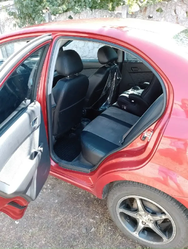 Продам chevrolet авео. 2008 год. Мотор 1.2 цепной (84лс ) работает идеально ! Кузов без ржавчины и дыр, дно стаканы всё целое, чистый ухоженый салон, не чего не стучит не гремит не дымит, мотор коробка ходовка всё отличное ( регулярное то каждые 7-8 т. Км. И своевременная замена расходников и необходимых деталей, стоит зимняя резина на штампованых дисках, в коплекте летняя резина на литых дисках r15 ( и той и другой по 2 сезона). Комплектация: led лампы (ближний, дальний, противотуманки) гидроусилитель руля, подушка безопасности, кондиционер android магнитола (boss mini) видеорегистратор ( фронтальная 2 к, задняя камера 720 hd), 2 ключа сигнализация starline ( отключена, можно восстановить), докатка + инструменты для замены колеса. Очень экономичная по расходу топлива. Цена 465000 осмотр г. Иловайск, телефон +79493809212
📞 Звоните: +7(949)3809212 - фотография - 6