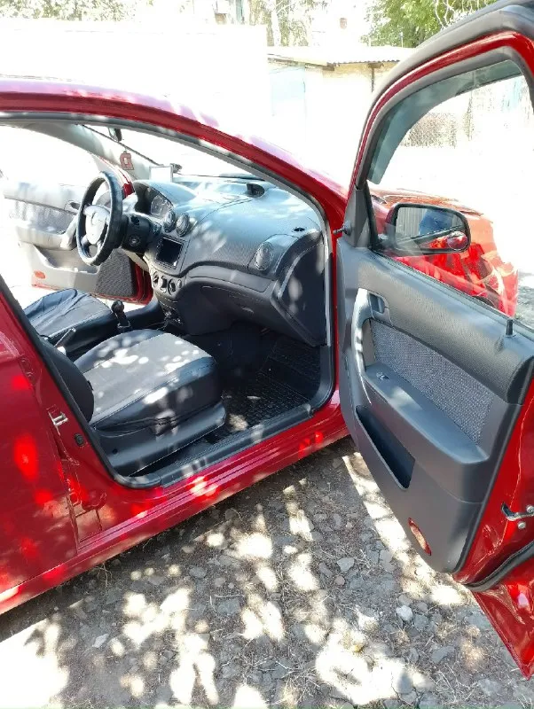 Продам chevrolet авео. 2008 год. Мотор 1.2 цепной (84лс ) работает идеально ! Кузов без ржавчины и дыр, дно стаканы всё целое, чистый ухоженый салон, не чего не стучит не гремит не дымит, мотор коробка ходовка всё отличное ( регулярное то каждые 7-8 т. Км. И своевременная замена расходников и необходимых деталей, стоит зимняя резина на штампованых дисках, в коплекте летняя резина на литых дисках r15 ( и той и другой по 2 сезона). Комплектация: led лампы (ближний, дальний, противотуманки) гидроусилитель руля, подушка безопасности, кондиционер android магнитола (boss mini) видеорегистратор ( фронтальная 2 к, задняя камера 720 hd), 2 ключа сигнализация starline ( отключена, можно восстановить), докатка + инструменты для замены колеса. Очень экономичная по расходу топлива. Цена 465000 осмотр г. Иловайск, телефон +79493809212
📞 Звоните: +7(949)3809212 - фотография - 7