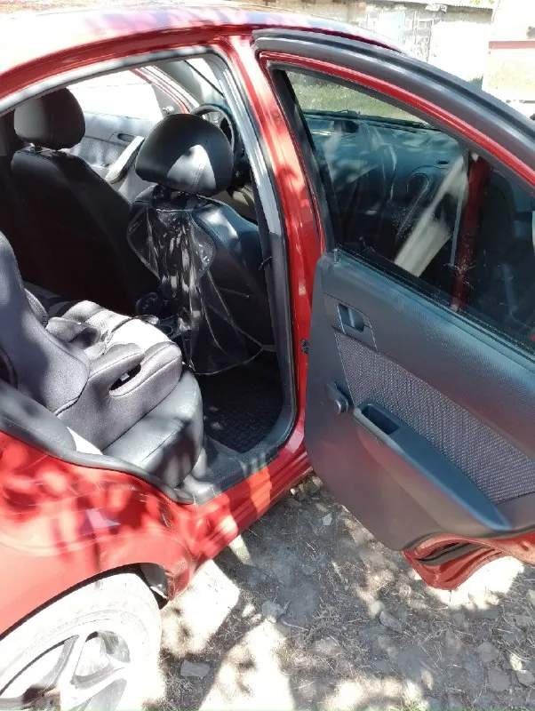 Продам chevrolet авео. 2008 год. Мотор 1.2 цепной (84лс ) работает идеально ! Кузов без ржавчины и дыр, дно стаканы всё целое, чистый ухоженый салон, не чего не стучит не гремит не дымит, мотор коробка ходовка всё отличное ( регулярное то каждые 7-8 т. Км. И своевременная замена расходников и необходимых деталей, стоит зимняя резина на штампованых дисках, в коплекте летняя резина на литых дисках r15 ( и той и другой по 2 сезона). Комплектация: led лампы (ближний, дальний, противотуманки) гидроусилитель руля, подушка безопасности, кондиционер android магнитола (boss mini) видеорегистратор ( фронтальная 2 к, задняя камера 720 hd), 2 ключа сигнализация starline ( отключена, можно восстановить), докатка + инструменты для замены колеса. Очень экономичная по расходу топлива. Цена 465000 осмотр г. Иловайск, телефон +79493809212
📞 Звоните: +7(949)3809212 - фотография - 8