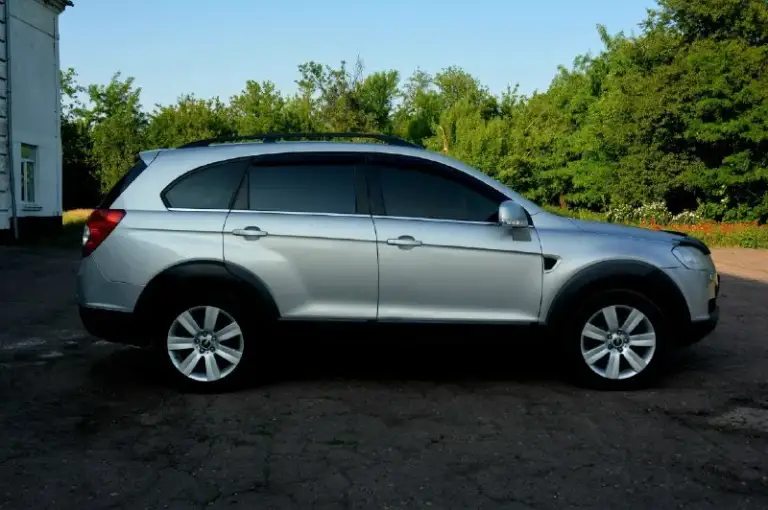 Продам chevrolet captiva (2008 г. ) любимый и надежный внедорожник с проверенным мотором объёмом 2,4л — работает как швейцарские часы! * 5 лет в одной семье — бережная эксплуатация, своевременное обслуживание. Каждый год ездили семьёй на юг. Обязательно производилось то до и после поездки. Причина продажи - рождение ещё одного ребёнка, нужен автомобиль побольше 🤷‍♀ автомобиль полностью обслужен, готов к дальнейшим поездкам (замена масла каждый 9 тыс, последняя замена неделю назад) полностью заменена тормозная и топливная система система акпп обслужена ‼‼‼ установлен: * качественный свет; * сигнализация с автозапуском; * хорошая аудиосистема. Цена: 780 000 руб. (возможен торг). Местоположение: макеевка. +79493362566
📞 Звоните: +7(949)3362566 - фотография - 4
