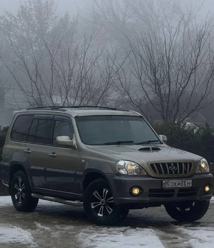 В продаже hyundai terracan. , 2.9 л, турбодизель. Настоящий рамный внедорожник. , постоянный полный привод. , автомобиль обслужен. , ухожен. Тнвд перебирался в начале осени. , промыт бак, обслужена система тормозов. , заменён стартер, выполнена ревизия ходовой части. Новые масла. Находится 15 лет в одной семье. Родной окрас. Двигатель обслужен. , всё сухое, работает ровно. Вечная “механика“, никаких нареканий не имеет. Тяга сумасшедшая. , вытаскивал в начале января f-250 севший на раму. Есть климат и подогревы сидений, зеркал и лобового, 4 эл. Сп, эл. Зеркала, хорошая акустика. ., 2din магнитола pioneer и т. Д. Оптика новая, покрыта бронеплёнкой. , свет отл. Резина стоит всесезонная с хорошим остатком. Есть возможность установки 3-го ряда сидений.
Контакты : +7 (949) 363-52-68 (есть «telegram») цена : 750,000 рублей. Обмен не рассматриваю. Территориально находится в г макеевка (центр) - фотография - 1