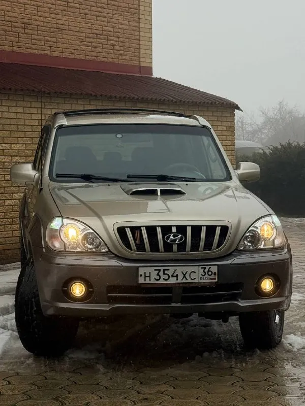 В продаже hyundai terracan. , 2.9 л, турбодизель. Настоящий рамный внедорожник. , постоянный полный привод. , автомобиль обслужен. , ухожен. Тнвд перебирался в начале осени. , промыт бак, обслужена система тормозов. , заменён стартер, выполнена ревизия ходовой части. Новые масла. Находится 15 лет в одной семье. Родной окрас. Двигатель обслужен. , всё сухое, работает ровно. Вечная “механика“, никаких нареканий не имеет. Тяга сумасшедшая. , вытаскивал в начале января f-250 севший на раму. Есть климат и подогревы сидений, зеркал и лобового, 4 эл. Сп, эл. Зеркала, хорошая акустика. ., 2din магнитола pioneer и т. Д. Оптика новая, покрыта бронеплёнкой. , свет отл. Резина стоит всесезонная с хорошим остатком. Есть возможность установки 3-го ряда сидений.
Контакты : +7 (949) 363-52-68 (есть «telegram») цена : 750,000 рублей. Обмен не рассматриваю. Территориально находится в г макеевка (центр) - фотография - 4