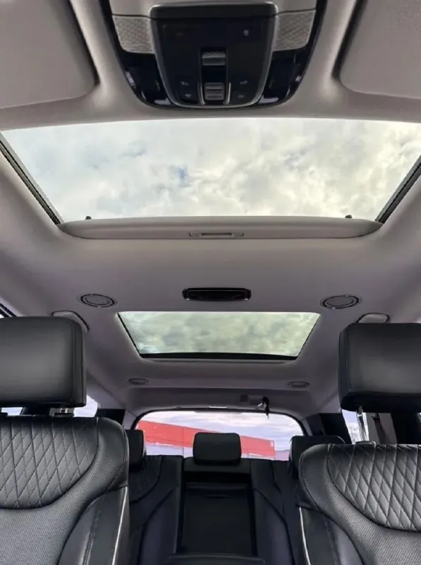 Hyundai palisade 2019г. 4,3🍋 (торг реальному покупателю). Территориально шахтерск. Машина комфортная и надежная, шикарный бело- перламутровый цвет🔥 ✔️комплектация - prestige ✔️пробег : 89000км опции: - бесключевой доступ - обдув / обогрев передних сидений и задних. - autohold - беспроводная зарядка - русифицирована - камера заднего вида - электросидения - люки - круиз-контроль - 3х-зонный климат-контроль - электронный ручной тормоз - 7 типов режимов привода удержания за рулём. - 8 мест для пассажиров ( третий ряд полноценный) - тонирована - колеса 19, резина новая. Любые проверки за ваш счет. +79495715406 анна.
📞 Звоните: +7(949)5715406 - фотография - 4