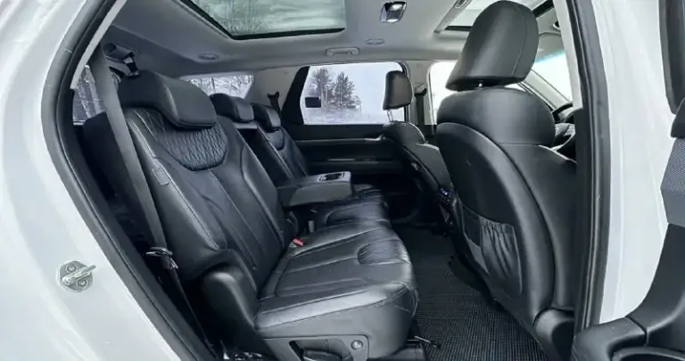 Hyundai palisade 2019г. 4,3🍋 (торг реальному покупателю). Территориально шахтерск. Машина комфортная и надежная, шикарный бело- перламутровый цвет🔥 ✔️комплектация - prestige ✔️пробег : 89000км опции: - бесключевой доступ - обдув / обогрев передних сидений и задних. - autohold - беспроводная зарядка - русифицирована - камера заднего вида - электросидения - люки - круиз-контроль - 3х-зонный климат-контроль - электронный ручной тормоз - 7 типов режимов привода удержания за рулём. - 8 мест для пассажиров ( третий ряд полноценный) - тонирована - колеса 19, резина новая. Любые проверки за ваш счет. +79495715406 анна.
📞 Звоните: +7(949)5715406 - фотография - 6