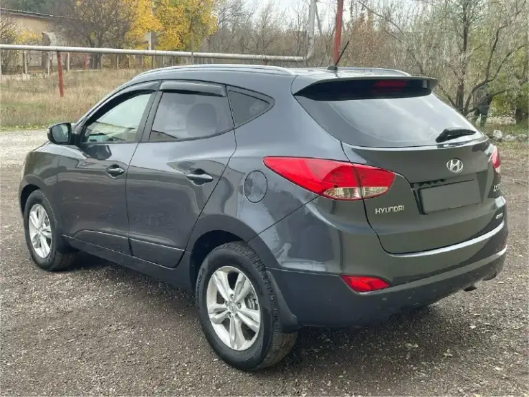 🚘Марка: hyundai ix35 ⚖️привод: полный 🚨двигатель: 2000 см³ (2.0) 🕹️кпп: механика ⛽️вид топлива: бензин 📅год выпуска: 2010 г. В 💴цена: 955.000₽ реальному клиенту торг!!! 🗺️пробег: 186.000км подтвержденный 📱номер телефона: +79495205833 по этому же номеру есть телеграмм!!! 📋по комплектации: эл. Регулировка зеркал эл. Стеклоподъемники 4 подогрев сидений передних и задних центральный замок управление на руле кожаный руль круиз-контроль климат-контроль сигнализация комплект 2 ключа🔑 автомобиль в идеальном состоянии вложений не требует никаких сел и поехал! Документы кристально чистые! Авто чист и готов к переоформлению сопровождение до конца сделки! Остальное по +79495205833 вадим по этому же номеру есть телеграмм!!! 📍•г. Донецк (днр)
📞 Звоните: +7(949)5205833 - фотография - 3