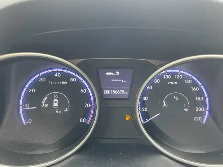 🚘Марка: hyundai ix35 ⚖️привод: полный 🚨двигатель: 2000 см³ (2.0) 🕹️кпп: механика ⛽️вид топлива: бензин 📅год выпуска: 2010 г. В 💴цена: 955.000₽ реальному клиенту торг!!! 🗺️пробег: 186.000км подтвержденный 📱номер телефона: +79495205833 по этому же номеру есть телеграмм!!! 📋по комплектации: эл. Регулировка зеркал эл. Стеклоподъемники 4 подогрев сидений передних и задних центральный замок управление на руле кожаный руль круиз-контроль климат-контроль сигнализация комплект 2 ключа🔑 автомобиль в идеальном состоянии вложений не требует никаких сел и поехал! Документы кристально чистые! Авто чист и готов к переоформлению сопровождение до конца сделки! Остальное по +79495205833 вадим по этому же номеру есть телеграмм!!! 📍•г. Донецк (днр)
📞 Звоните: +7(949)5205833 - фотография - 8