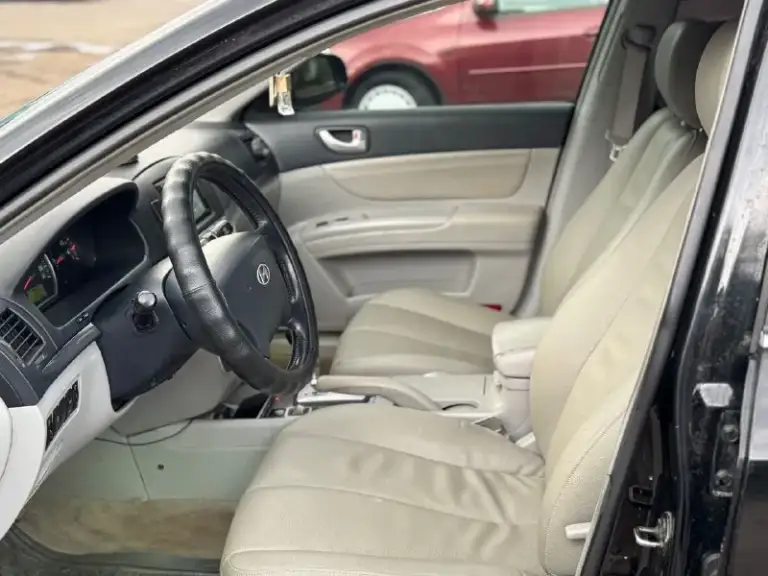 Продам hyundai nf 2005 год
Коробка автомат, без пинков
2,4 Не дымит, масло не ест
Пробег 325 тысяч
Резина зима
Цена 520000
+79495319880
Макеевка
📞 Звоните: +7(949)5319880 - фотография - 5