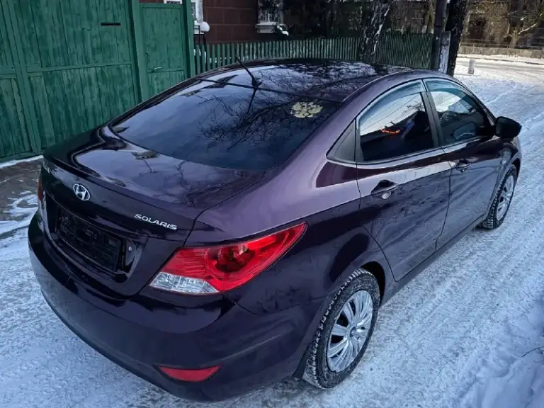 Hyundai solaris

Год выпуска: 2012
Двигатель: бензин 1.6
Пробег: 175 тысяч
Коробка: механика 5-ст
Полный электропакет
Электро зеркала
Электро стеклоподъемники
Обогрев лобового-заднего стекла
Обогрев зеркал
Подогрев сидений в 2-х режимах
Кондиционер рабочий
Магнитола пролог
Сигнализация с автозапуском
2 Комплекта ключей с пультами

Машина в прекрасном состоянии мотор работает как часы, коробка щелкает отлично не хрустит и не выбивает, ходовая на твердую 5-ку, кузов и днище без ржавчин дыр и коррозий, салон не затерт и не порван все кнопки работают всё функционирует, печка в машине ташкент зимой на холодную 5-10 минут и в машине жара, кондиционер рабочий холодит как в антарктиде, фары led, комплект резины зима+лето michelin вместе с резиной отдам новые оригинальные колпаки, на машине езжу каждый день, готов на любые проверки на вашем сто и за ваш счет, документы в полном порядке!
Продажа в связи с покупкой нового семейного автомобиля!!!
Цена 785.000р торг реальным людям!
+79495205833 Саша - фотография - 2