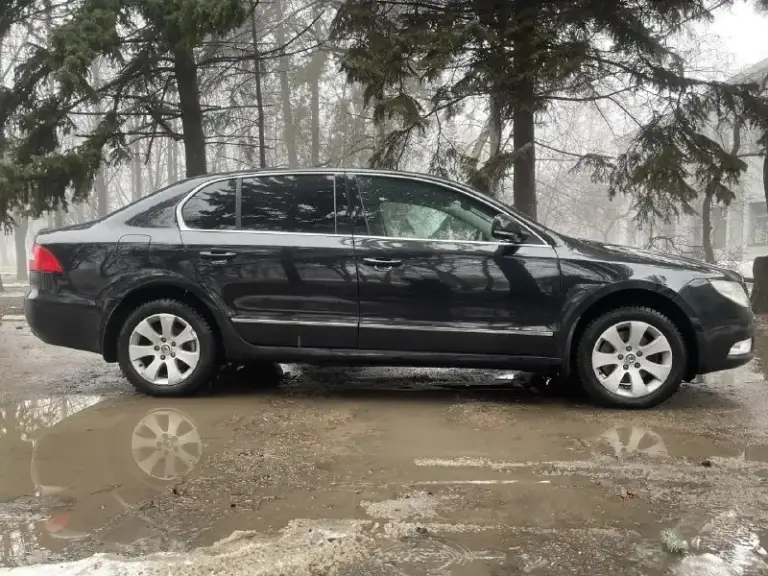 Skoda superb-24.10.2012года рождения!
Пробег -1900000 км (родной)
Владельцев-2
Двигатель -1.8 turbo-(152 лошадки)-работает отлично!
Коробка автомат -asin-работает идеально -(не путать с дсг)
Богатая комплектация-электро сидения водительское и пассажирское, задние сидения с подогревом, электро регулировка зеркал с подогревом и складыванием
Климат контроль -3х зонный
Фары с линзами -адаптивный свет
Пройдено то -масло двс, фильтра -масляный, воздушный, приводной ремень !
Стоит металическая защита двигателя!
Новая зимняя резина на шипах !
Очень большой и комфортный авто
Цена 1220000₽
Осмотр -макеевка -донецк!
Торг -присутствует!
Тел :+79495936159-(в любое время суток )
.
📞 Звоните: +7(949)5936159 - фотография - 3