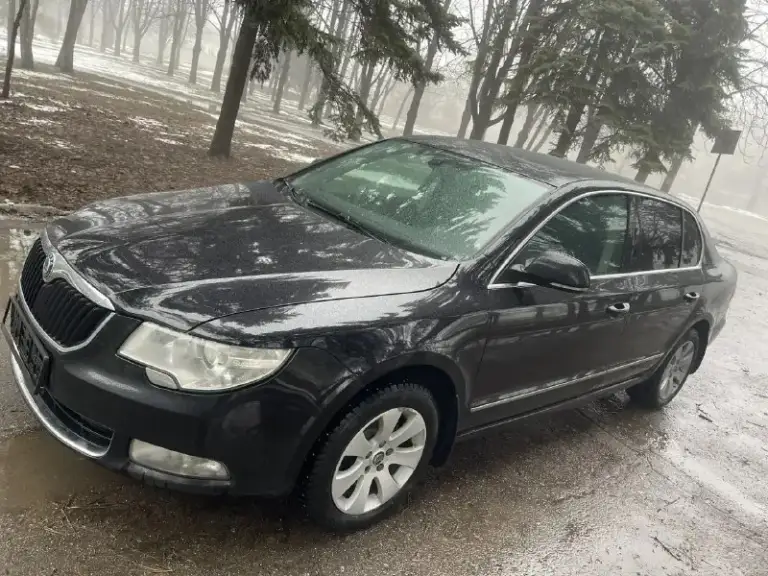 Skoda superb-24.10.2012года рождения!
Пробег -1900000 км (родной)
Владельцев-2
Двигатель -1.8 turbo-(152 лошадки)-работает отлично!
Коробка автомат -asin-работает идеально -(не путать с дсг)
Богатая комплектация-электро сидения водительское и пассажирское, задние сидения с подогревом, электро регулировка зеркал с подогревом и складыванием
Климат контроль -3х зонный
Фары с линзами -адаптивный свет
Пройдено то -масло двс, фильтра -масляный, воздушный, приводной ремень !
Стоит металическая защита двигателя!
Новая зимняя резина на шипах !
Очень большой и комфортный авто
Цена 1220000₽
Осмотр -макеевка -донецк!
Торг -присутствует!
Тел :+79495936159-(в любое время суток )
.
📞 Звоните: +7(949)5936159 - фотография - 5