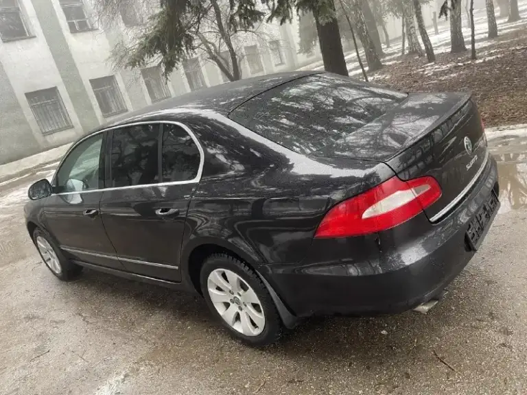 Skoda superb-24.10.2012года рождения!
Пробег -1900000 км (родной)
Владельцев-2
Двигатель -1.8 turbo-(152 лошадки)-работает отлично!
Коробка автомат -asin-работает идеально -(не путать с дсг)
Богатая комплектация-электро сидения водительское и пассажирское, задние сидения с подогревом, электро регулировка зеркал с подогревом и складыванием
Климат контроль -3х зонный
Фары с линзами -адаптивный свет
Пройдено то -масло двс, фильтра -масляный, воздушный, приводной ремень !
Стоит металическая защита двигателя!
Новая зимняя резина на шипах !
Очень большой и комфортный авто
Цена 1220000₽
Осмотр -макеевка -донецк!
Торг -присутствует!
Тел :+79495936159-(в любое время суток )
.
📞 Звоните: +7(949)5936159 - фотография - 7