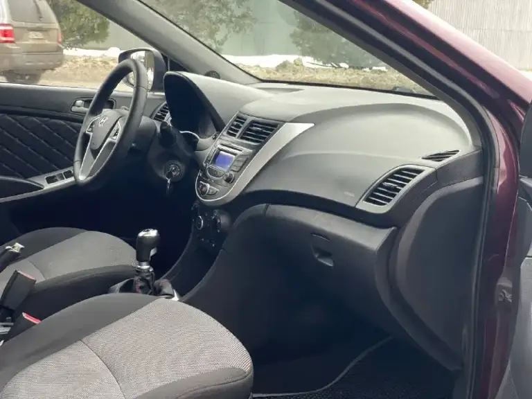 Hyundai solaris 2012 год в дтп не участвовал. Собственник. Пробег 187 тыс. Ухоженный автомобиль. Сделал не давно то, замена масла колодок. Металлические детали машины все заводские и с соответствующими маркировками, болты не крученые, стекла включая лобовое родные. Двигатель 1.6 бензин(грм цепной) кпп - механическая 5 ступеней(без хрустов и вылетов) в такси не работал(100%) хорошая комплектация :мульти руль, кондиционер, 4 эсп, подогревы передних сидений, туманки, масло менялось каждые 8000 км (от замены до замены вообще не берет) салон в отличном состоянии. Полное переоформление в мрэо с моим присутствием. ‼️цена 765.000 руб ‼️ торг есть. Номер для связи: +79495514624 если не дозвонились звоните на телеграмм 89034053194 здесь.
📞 Звоните: +7(949)5514624 - фотография - 5