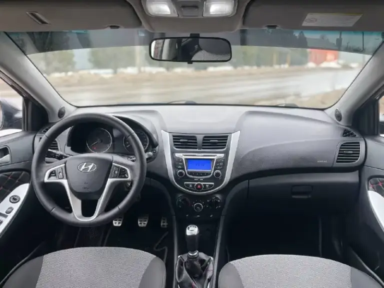 Hyundai solaris 2012 год в дтп не участвовал. Собственник. Пробег 187 тыс. Ухоженный автомобиль. Сделал не давно то, замена масла колодок. Металлические детали машины все заводские и с соответствующими маркировками, болты не крученые, стекла включая лобовое родные. Двигатель 1.6 бензин(грм цепной) кпп - механическая 5 ступеней(без хрустов и вылетов) в такси не работал(100%) хорошая комплектация :мульти руль, кондиционер, 4 эсп, подогревы передних сидений, туманки, масло менялось каждые 8000 км (от замены до замены вообще не берет) салон в отличном состоянии. Полное переоформление в мрэо с моим присутствием. ‼️цена 765.000 руб ‼️ торг есть. Номер для связи: +79495514624 если не дозвонились звоните на телеграмм 89034053194 здесь.
📞 Звоните: +7(949)5514624 - фотография - 6