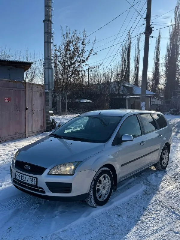 Ford focus 2. Форд фокус 2
Пробег 250.000км
Двигатель 1,6 бензин, атмосферный, простой и надежный. Кпп механика. Ошибок нет, работает отлично, масло не берет. Полностью обслужен, течей и запотеваний нет.
В продаже живой универсал, машина местная, до этого пригонялась с европы, не путайте с российской сборкой. По кузову в хорошем состоянии. Родной окрас, за исключением пары элементов и то без шпаклевки, толщиномер могу предоставить. В дтп не участвовала, все герметики, сварные точки и т. Д родные. Дно, пороги в отличном состоянии, любые проверки на подъемнике.
В комплектации рабочий кондей, стеклоподъемники, подогревы заднего стекла и зеркал, стабилизация, парктроники. Все функции работают.
Новая зимняя резина. Лобовое без трещин. Два ключа. Из недавнего заменили: комплект грм с помпой, комплект сцепления, масло, антифриз, тормозные диски и колодки.
Находится в макеевке, звонить в любое время
+79493594733
540.000 Торг у капота
📞 🇷🇺 Звоните: +79493594733 - фотография - 2