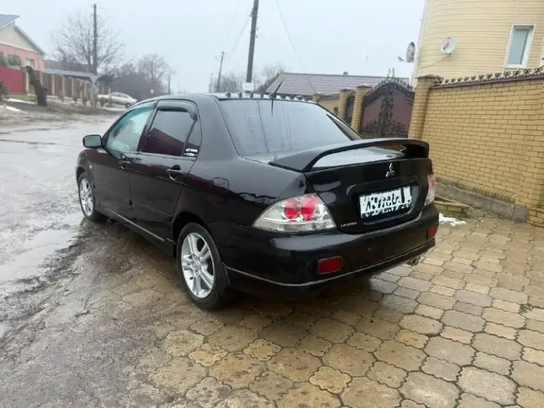 Продам mitsubishi ланцер 2006 года 2.0 на автомате ( не путайте с 1.6 это совсем другой автомобиль!). Машинка в хорошем состоянии много сил и любви в нее вложено! Комплектация:, подогрев сидений, хорошая музыка андроид и хорошие динамики ( все выведено под усилитель в багажник), 4 стеклоподъёмника, климат контроль, сигнализации в родном ключе, гидроусилитель руля, полная обесшумка салона! Оригинальный обвес с спойлером, руль момо, колеса на 5 болтов и 16 радиус ( это все с завода и этим отличается от 1.6), спортивный щиток! Полная обесшумка салона, выкраска пластика и много мелких доработок делая машину особенной! 580 т. Р, торг уместен у капота! Одним словом хороший динамичный автомобиль за свои деньги, дарит эмоции от езды! +79490725104
📞 Звоните: +7(949)0725104 - фотография - 4