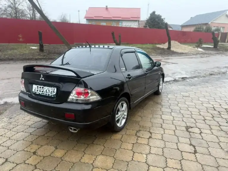 Продам mitsubishi ланцер 2006 года 2.0 на автомате ( не путайте с 1.6 это совсем другой автомобиль!). Машинка в хорошем состоянии много сил и любви в нее вложено! Комплектация:, подогрев сидений, хорошая музыка андроид и хорошие динамики ( все выведено под усилитель в багажник), 4 стеклоподъёмника, климат контроль, сигнализации в родном ключе, гидроусилитель руля, полная обесшумка салона! Оригинальный обвес с спойлером, руль момо, колеса на 5 болтов и 16 радиус ( это все с завода и этим отличается от 1.6), спортивный щиток! Полная обесшумка салона, выкраска пластика и много мелких доработок делая машину особенной! 580 т. Р, торг уместен у капота! Одним словом хороший динамичный автомобиль за свои деньги, дарит эмоции от езды! +79490725104
📞 Звоните: +7(949)0725104 - фотография - 5