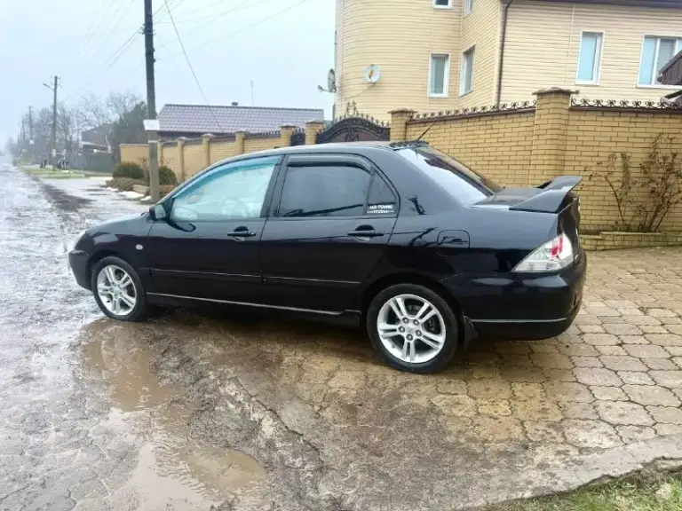 Продам mitsubishi ланцер 2006 года 2.0 на автомате ( не путайте с 1.6 это совсем другой автомобиль!). Машинка в хорошем состоянии много сил и любви в нее вложено! Комплектация:, подогрев сидений, хорошая музыка андроид и хорошие динамики ( все выведено под усилитель в багажник), 4 стеклоподъёмника, климат контроль, сигнализации в родном ключе, гидроусилитель руля, полная обесшумка салона! Оригинальный обвес с спойлером, руль момо, колеса на 5 болтов и 16 радиус ( это все с завода и этим отличается от 1.6), спортивный щиток! Полная обесшумка салона, выкраска пластика и много мелких доработок делая машину особенной! 580 т. Р, торг уместен у капота! Одним словом хороший динамичный автомобиль за свои деньги, дарит эмоции от езды! +79490725104
📞 Звоните: +7(949)0725104 - фотография - 6