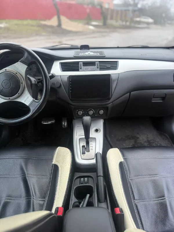Продам mitsubishi ланцер 2006 года 2.0 на автомате ( не путайте с 1.6 это совсем другой автомобиль!). Машинка в хорошем состоянии много сил и любви в нее вложено! Комплектация:, подогрев сидений, хорошая музыка андроид и хорошие динамики ( все выведено под усилитель в багажник), 4 стеклоподъёмника, климат контроль, сигнализации в родном ключе, гидроусилитель руля, полная обесшумка салона! Оригинальный обвес с спойлером, руль момо, колеса на 5 болтов и 16 радиус ( это все с завода и этим отличается от 1.6), спортивный щиток! Полная обесшумка салона, выкраска пластика и много мелких доработок делая машину особенной! 580 т. Р, торг уместен у капота! Одним словом хороший динамичный автомобиль за свои деньги, дарит эмоции от езды! +79490725104
📞 Звоните: +7(949)0725104 - фотография - 7