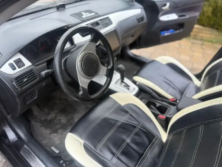 Продам mitsubishi ланцер 2006 года 2.0 на автомате ( не путайте с 1.6 это совсем другой автомобиль!). Машинка в хорошем состоянии много сил и любви в нее вложено! Комплектация:, подогрев сидений, хорошая музыка андроид и хорошие динамики ( все выведено под усилитель в багажник), 4 стеклоподъёмника, климат контроль, сигнализации в родном ключе, гидроусилитель руля, полная обесшумка салона! Оригинальный обвес с спойлером, руль момо, колеса на 5 болтов и 16 радиус ( это все с завода и этим отличается от 1.6), спортивный щиток! Полная обесшумка салона, выкраска пластика и много мелких доработок делая машину особенной! 580 т. Р, торг уместен у капота! Одним словом хороший динамичный автомобиль за свои деньги, дарит эмоции от езды! +79490725104
📞 Звоните: +7(949)0725104 - фотография - 8