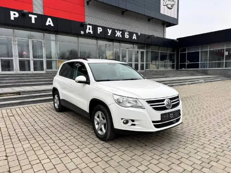 Ford kuga, 2018 1.5 ат, 4wd, 128000 км. Официальный дилерский автомобиль. Два владельца. Хорошая комплектация trend plus:
-Раздельный климат-контроль
- Мультимедийная система sync 3 с голосовым управлением на русском и carplay
- Система помощи при трогании на подъеме
- Подрулевые лепестки переключения передач
- Парктроник
- Бесключевой доступ и запуск двигателя
-Сигнализация с авто запуском
- Электронный стояночный тормоз
- Кожаное мультифункциональное рулевое колесо с обогревом
- Рейлинги на крыше
- Оригинальные легкосплавные диски r17
Возможно оформление в кредит. Возможен обмен. Более детальная информация по телефона.
Цена - 1.590.000 р.
+79494041233
📞 Звоните: +7(949)4041233 - фотография - 3