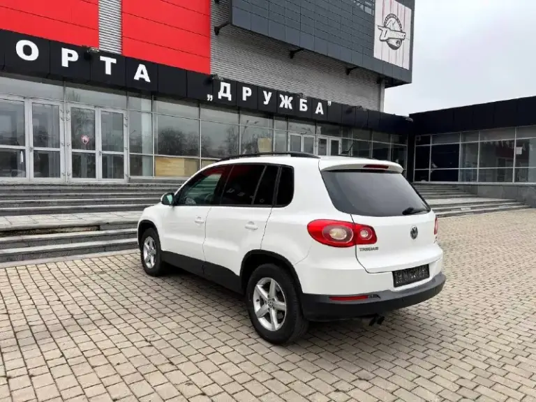 Ford kuga, 2018 1.5 ат, 4wd, 128000 км. Официальный дилерский автомобиль. Два владельца. Хорошая комплектация trend plus:
-Раздельный климат-контроль
- Мультимедийная система sync 3 с голосовым управлением на русском и carplay
- Система помощи при трогании на подъеме
- Подрулевые лепестки переключения передач
- Парктроник
- Бесключевой доступ и запуск двигателя
-Сигнализация с авто запуском
- Электронный стояночный тормоз
- Кожаное мультифункциональное рулевое колесо с обогревом
- Рейлинги на крыше
- Оригинальные легкосплавные диски r17
Возможно оформление в кредит. Возможен обмен. Более детальная информация по телефона.
Цена - 1.590.000 р.
+79494041233
📞 Звоните: +7(949)4041233 - фотография - 6