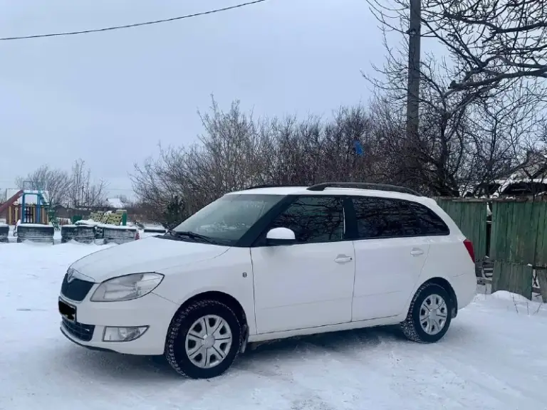 Здравствуйте продам
Skoda fabia 2011 г
Двигатель 1.4 в отличном состоянии масло не берет.
Не троит не дымит. По ходовой части вопросов нет. Резина новая шиповка. По кузову нареканий нет, с документами полный порядок
Любое переоформление.
Кондер заправлен холодит четко. Abs, esp, передние стеклоподъемники, штатная мультимедиа, подогревы зеркал передних сидений, остекление все заводское. 570000 т. Р торг у капота.
Остальные вопросы по телефону
+7949-426-74-93
+7905-496-06-38(Телеграмм)
Осмотр г. Харцызск
Всем добра ✌️ - фотография - 1