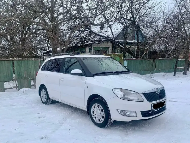 Здравствуйте продам
Skoda fabia 2011 г
Двигатель 1.4 в отличном состоянии масло не берет.
Не троит не дымит. По ходовой части вопросов нет. Резина новая шиповка. По кузову нареканий нет, с документами полный порядок
Любое переоформление.
Кондер заправлен холодит четко. Abs, esp, передние стеклоподъемники, штатная мультимедиа, подогревы зеркал передних сидений, остекление все заводское. 570000 т. Р торг у капота.
Остальные вопросы по телефону
+7949-426-74-93
+7905-496-06-38(Телеграмм)
Осмотр г. Харцызск
Всем добра ✌️ - фотография - 3