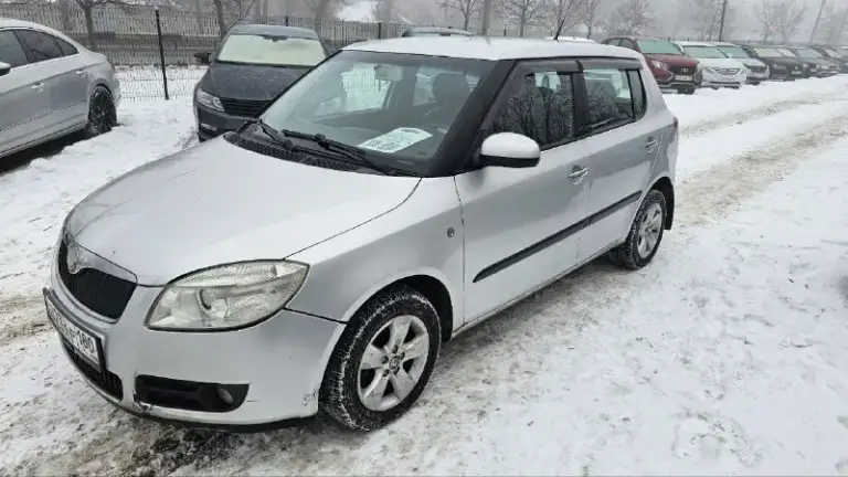 Skoda fabia
Год выпуска: 2007
Тип кпп: механическая
Объем двигателя: 1.4 литра
Тип топлива: бензин
Пробег: 211 000 км
Цена:💥 420 000 рубли 💥
Дополнительная информация:
Родной пробег
Без дтп
Родной окрас
1 Хозяин с момента покупки у официала
Бортовой компьютер
Кондиционер
Заводской ксенон
В хорошем техническом состоянии
Кузов без гнили

📞 🇷🇺 +7 949 509 3428
+7 949 839 2499 - фотография - 2