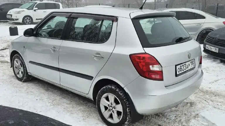 Skoda fabia
Год выпуска: 2007
Тип кпп: механическая
Объем двигателя: 1.4 литра
Тип топлива: бензин
Пробег: 211 000 км
Цена:💥 420 000 рубли 💥
Дополнительная информация:
Родной пробег
Без дтп
Родной окрас
1 Хозяин с момента покупки у официала
Бортовой компьютер
Кондиционер
Заводской ксенон
В хорошем техническом состоянии
Кузов без гнили

📞 🇷🇺 +7 949 509 3428
+7 949 839 2499 - фотография - 3