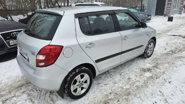 Skoda fabia
Год выпуска: 2007
Тип кпп: механическая
Объем двигателя: 1.4 литра
Тип топлива: бензин
Пробег: 211 000 км
Цена:💥 420 000 рубли 💥
Дополнительная информация:
Родной пробег
Без дтп
Родной окрас
1 Хозяин с момента покупки у официала
Бортовой компьютер
Кондиционер
Заводской ксенон
В хорошем техническом состоянии
Кузов без гнили

📞 🇷🇺 +7 949 509 3428
+7 949 839 2499 - фотография - 5