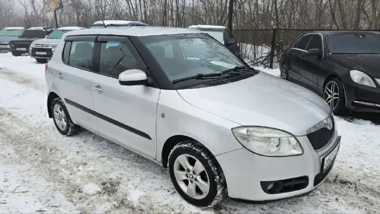 Skoda fabia
Год выпуска: 2007
Тип кпп: механическая
Объем двигателя: 1.4 литра
Тип топлива: бензин
Пробег: 211 000 км
Цена:💥 420 000 рубли 💥
Дополнительная информация:
Родной пробег
Без дтп
Родной окрас
1 Хозяин с момента покупки у официала
Бортовой компьютер
Кондиционер
Заводской ксенон
В хорошем техническом состоянии
Кузов без гнили

📞 🇷🇺 +7 949 509 3428
+7 949 839 2499 - фотография - 6