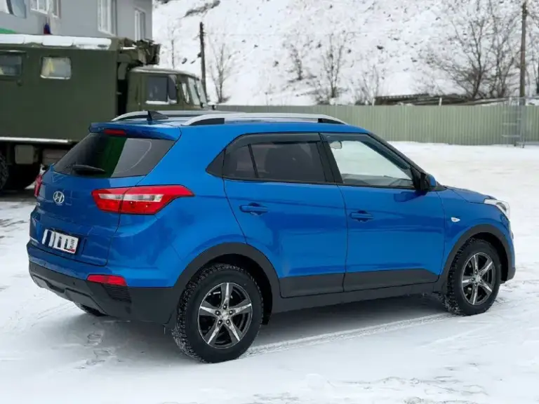 Hyundai creta 2018
Машина в идеальнейшем состоянии вложений не требует от слова совсем
Мотор 1.6 бензин тихий и экономичный, работает как часы
Коробка автомат, переключает плавно без пинков и рывков
Кузов без окрасов, сколов и ржавчины !!!
Ходовая часть без нареканий не стучит и не гремит.
Салон ухожен, не прокурен
Родной пробег 150 тысяч км.
Зеленейшая автотека !!!
Богатая комплектация
Датчик света и дождя, электро регулировка зеркал, полный электро пакет, кожаный мультируль, круиз контроль, климат контроль, подогрев сидений и руля, мультимедиа с блютуз
Цена-1.665.000 торг-обмен
+79496358178 - фотография - 3