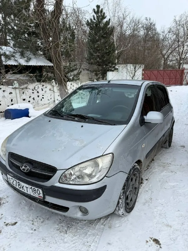 Hyundai getz 2006г. В 1.6
Коробка автомат!
Пробег: 196.000км
Едет отлично, по ходовой мячик.
На отличной зимней резине, на литье
Расход 6-7л
Комплектация: эл стеклопольемники всех стёкол,   подогрев сидений, кондиционер,   эл. Зеркала
По документам все чисто.
Цена 450.000₽
+79497182722
📞 Звоните: +7(949)7182722 - фотография - 1