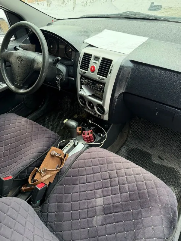 Hyundai getz 2006г. В 1.6
Коробка автомат!
Пробег: 196.000км
Едет отлично, по ходовой мячик.
На отличной зимней резине, на литье
Расход 6-7л
Комплектация: эл стеклопольемники всех стёкол,   подогрев сидений, кондиционер,   эл. Зеркала
По документам все чисто.
Цена 450.000₽
+79497182722
📞 Звоните: +7(949)7182722 - фотография - 6