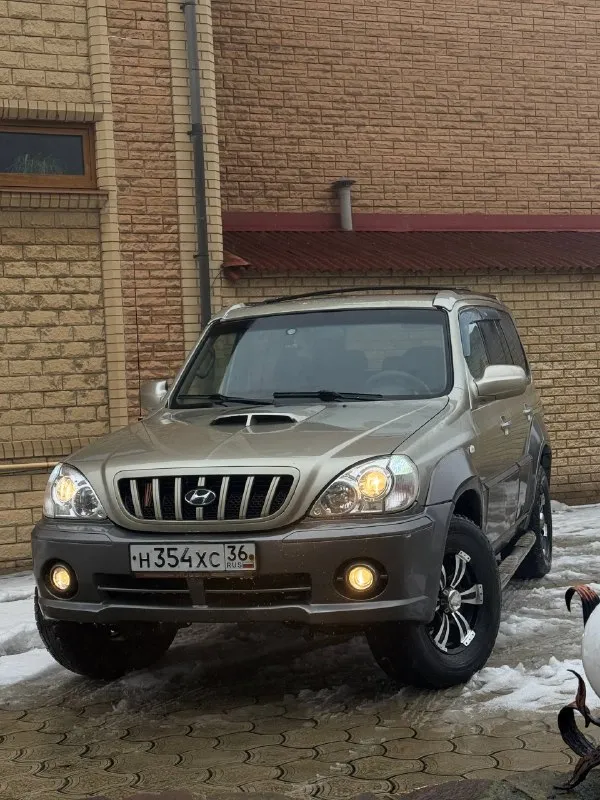 В продаже hyundai terracan. , 2.9 л, турбодизель. Настоящий рамный внедорожник. , постоянный полный привод. , автомобиль обслужен. , ухожен. Тнвд перебирался в начале осени. , промыт бак, обслужена система тормозов. , заменён стартер, выполнена ревизия ходовой части. Новые масла. Находится 15 лет в одной семье. Родной окрас. Двигатель обслужен. , всё сухое, работает ровно. Вечная “механика“, никаких нареканий не имеет. Тяга сумасшедшая. , вытаскивал в начале января f-250 севший на раму. Есть климат и подогревы сидений, зеркал и лобового, 4 эл. Сп, эл. Зеркала, хорошая акустика. ., 2din магнитола pioneer и т. Д. Оптика новая, покрыта бронеплёнкой. , свет отл. Резина стоит всесезонная с хорошим остатком. Есть возможность установки 3-го ряда сидений.
Контакты : +7 (949) 363-52-68 (есть «telegram») цена : 750,000 рублей. Обмен не рассматриваю. Территориально находится в г макеевка (центр)
📞 🇷🇺 Звоните: +79493635268 - фотография - 5