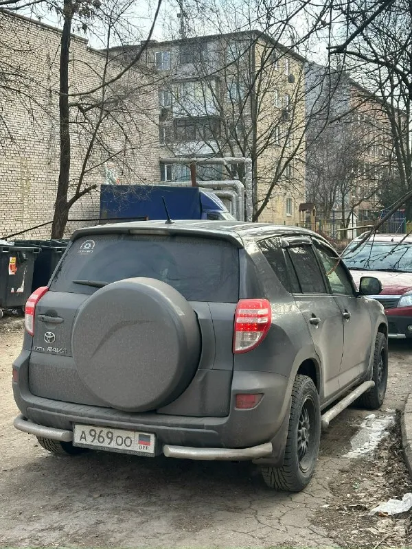 В продаже тайота рав 4 2012 год выпуска, 2.0 на автомате, 140.000 км родной пробег, машина в родном окрасе, срочных вложений не требует. Машина долгое время стояла, по этому нужно просто напросто обслужить. Двигатель работает на отлично, коробка не пинается и листает очень мягко, по ходовой нареканий нету. Юридически машина на днр постоянном учете, переоформление продлевают до 2027 года, проблем с поставкой не будет. Цена авто 770.000р торг или обмен в обе стороны. Донецк, +7949 525 66 47
📞 Звоните: +7(949)5256647 - фотография - 1