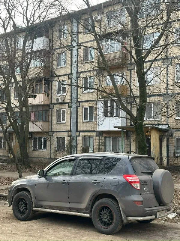 В продаже тайота рав 4 2012 год выпуска, 2.0 на автомате, 140.000 км родной пробег, машина в родном окрасе, срочных вложений не требует. Машина долгое время стояла, по этому нужно просто напросто обслужить. Двигатель работает на отлично, коробка не пинается и листает очень мягко, по ходовой нареканий нету. Юридически машина на днр постоянном учете, переоформление продлевают до 2027 года, проблем с поставкой не будет. Цена авто 770.000р торг или обмен в обе стороны. Донецк, +7949 525 66 47
📞 Звоните: +7(949)5256647 - фотография - 2